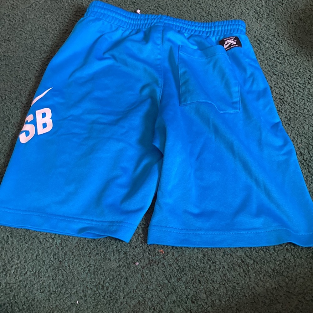 Nike shorts - Picture 2 of 2